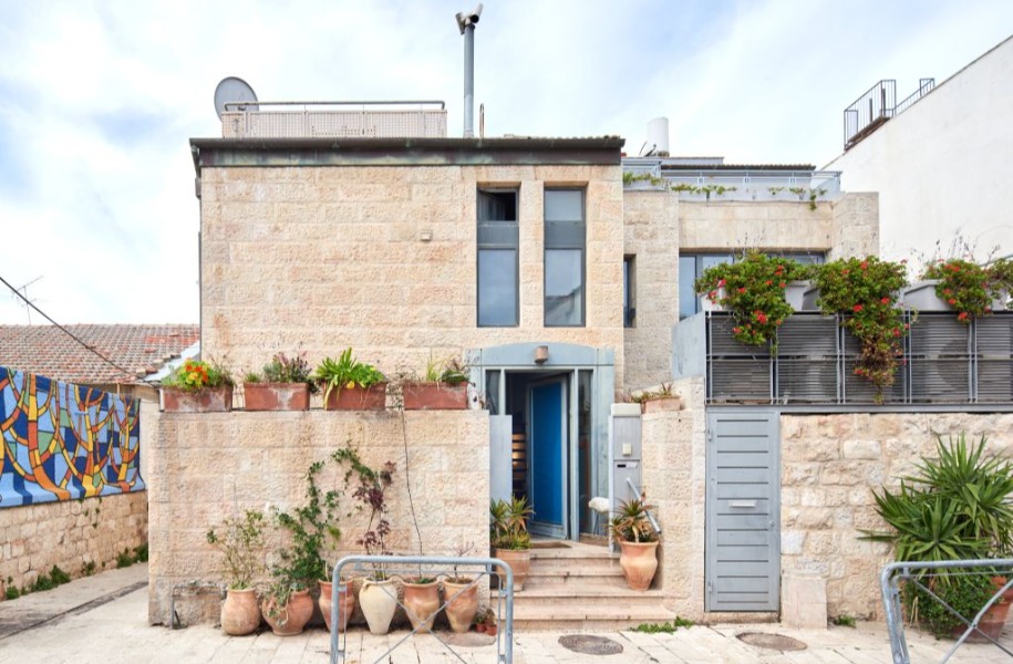 Private House For Rent, 240 sqm, in Classical Nachlaot RE/MAX Jerusalem