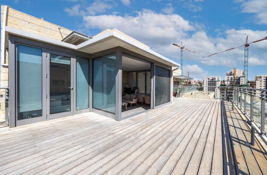 Luxury penthouse with a huge balcony! | RE/MAX Jerusalem